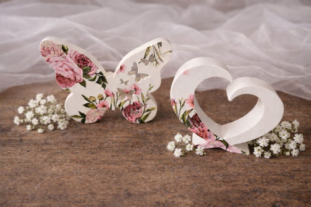 Blumenzauber: Herz & Schmetterling Deko-Set